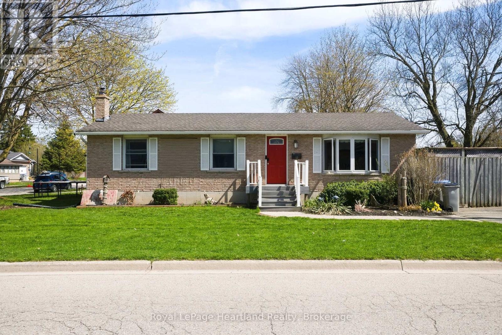 52 MARLBOROUGH STREET, West Perth, Ontario