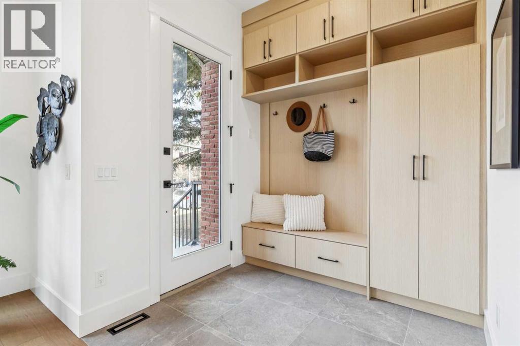 2426 27 Street SW, Calgary, Alberta  T3E 2G3 - Photo 2 - A2286658