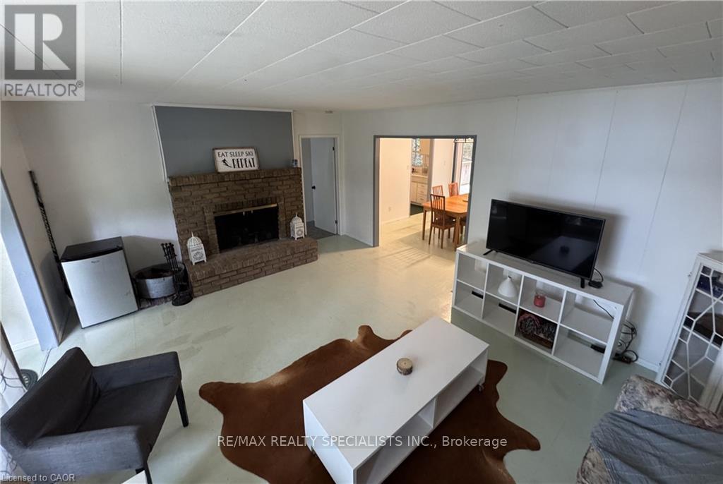 5803 Haliburton Lake Road, Dysart Et Al, Ontario  K0M 1S0 - Photo 11 - X12659458