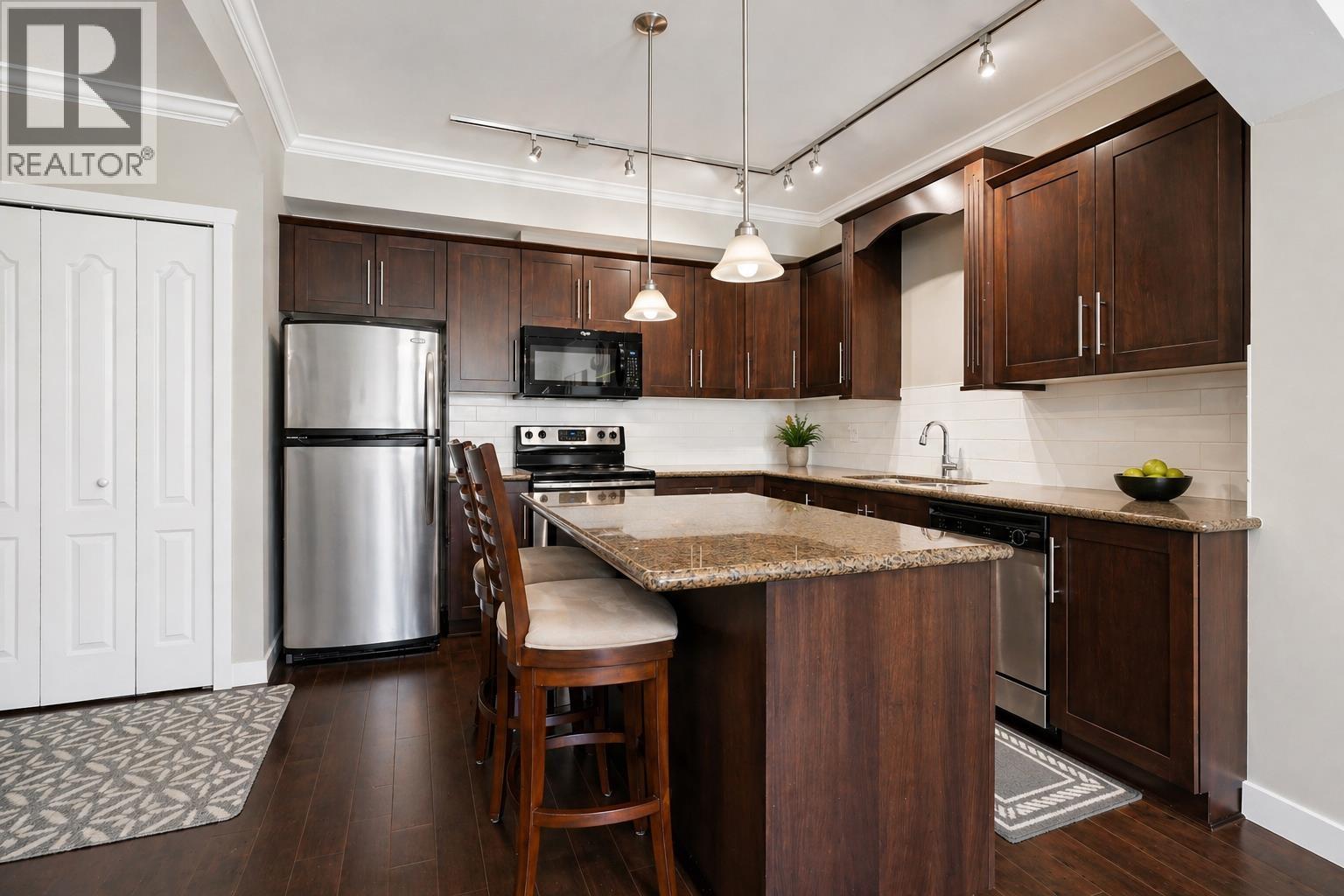 314 2628 Maple Street, Port Coquitlam, British Columbia  V3C 0E2 - Photo 2 - R3115909