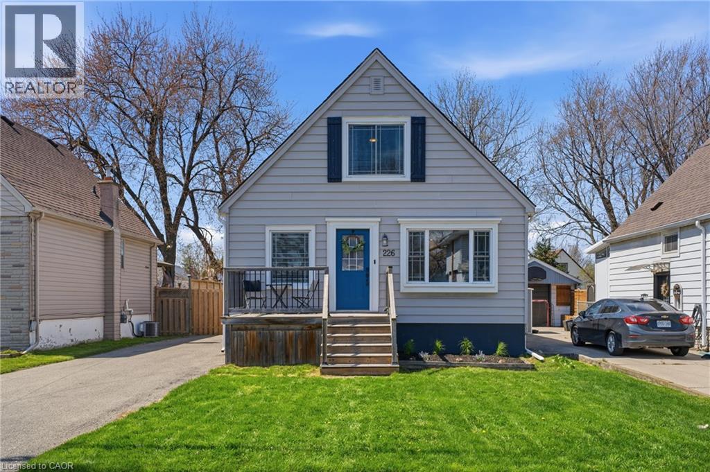 226 East 27th Street, Hamilton, Ontario  L8V 3G4 - Photo 2 - 40820979