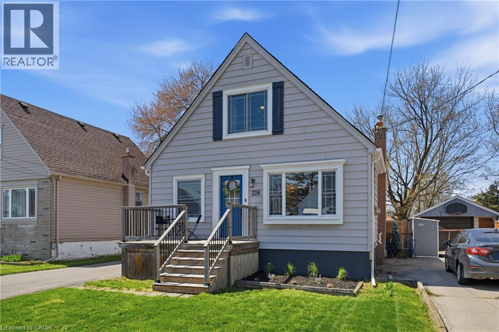 226 East 27th Street, Hamilton, Ontario  L8V 3G4 - Photo 3 - 40820979