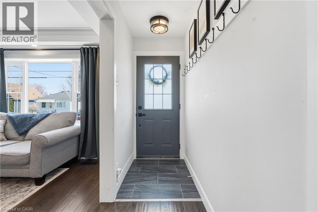 226 East 27th Street, Hamilton, Ontario  L8V 3G4 - Photo 5 - 40820979