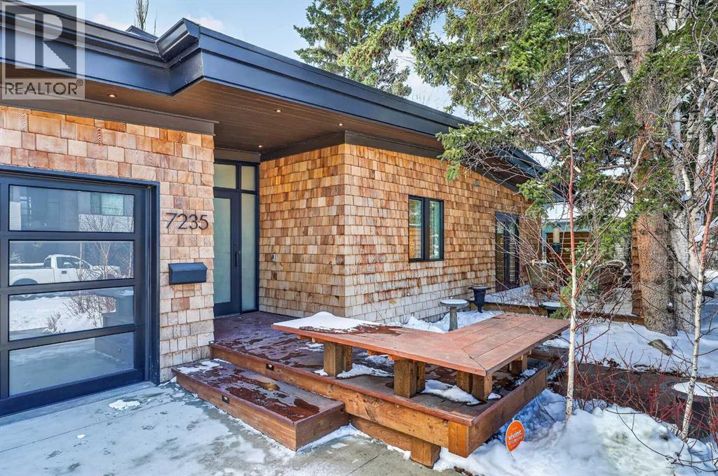 7235 Kananaskis Drive SW, Calgary, Alberta  T2V 2N3 - Photo 2 - A2303681