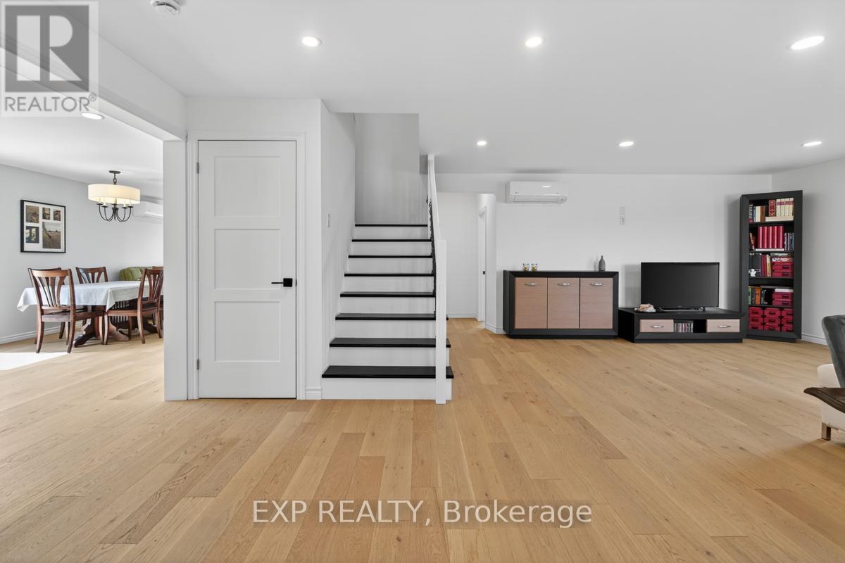 37008 Third Line, Southwold, Ontario  N0L 2G0 - Photo 7 - X13047700