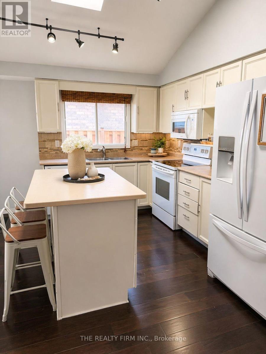 634 Classic Drive, London East, Ontario  N5W 5X6 - Photo 3 - X13047832