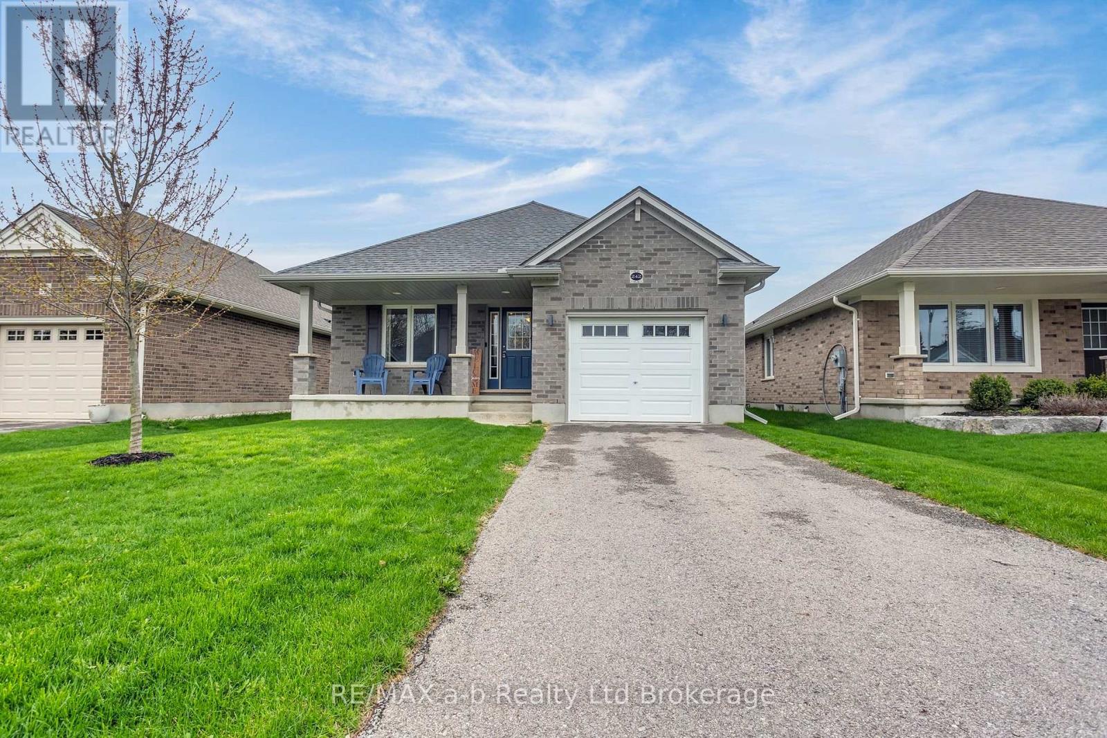 242 WILSON AVENUE, Tillsonburg, Ontario