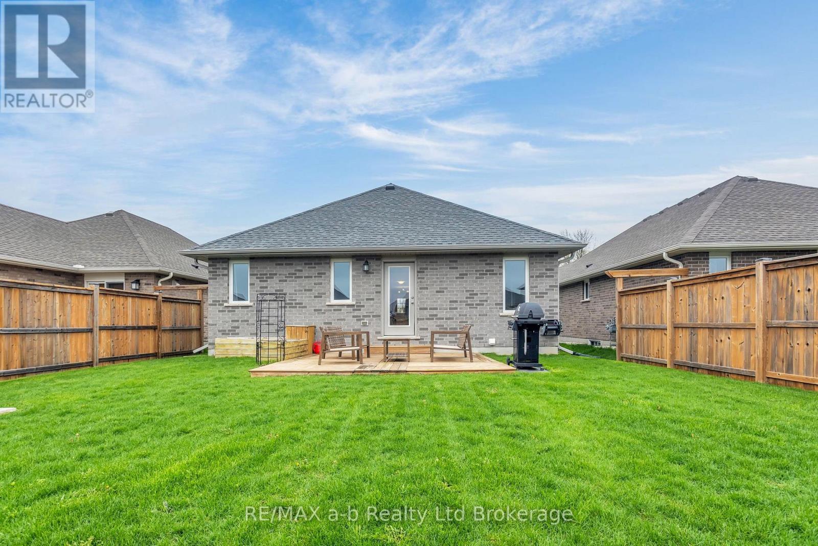 242 Wilson Avenue, Tillsonburg, Ontario  N4G 0H4 - Photo 5 - X13021332