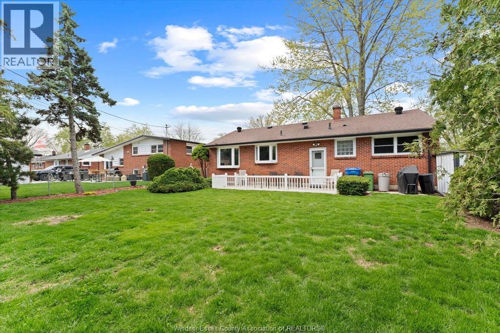 3570 Roxborough Boulevard, Windsor, Ontario  N9E 3A2 - Photo 33 - 26009272