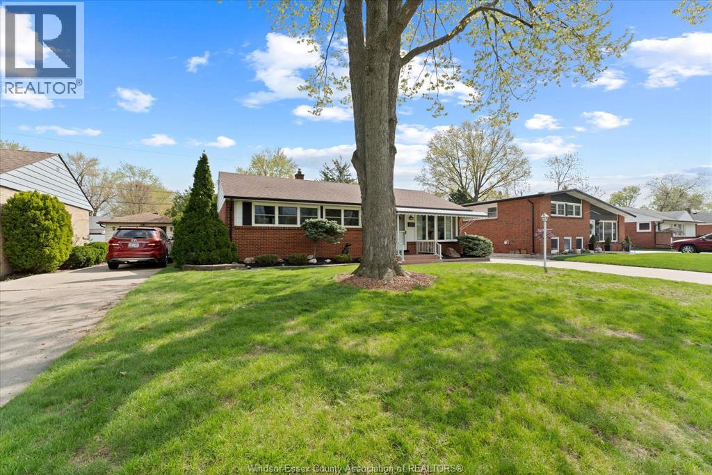3570 Roxborough Boulevard, Windsor, Ontario  N9E 3A2 - Photo 4 - 26009272