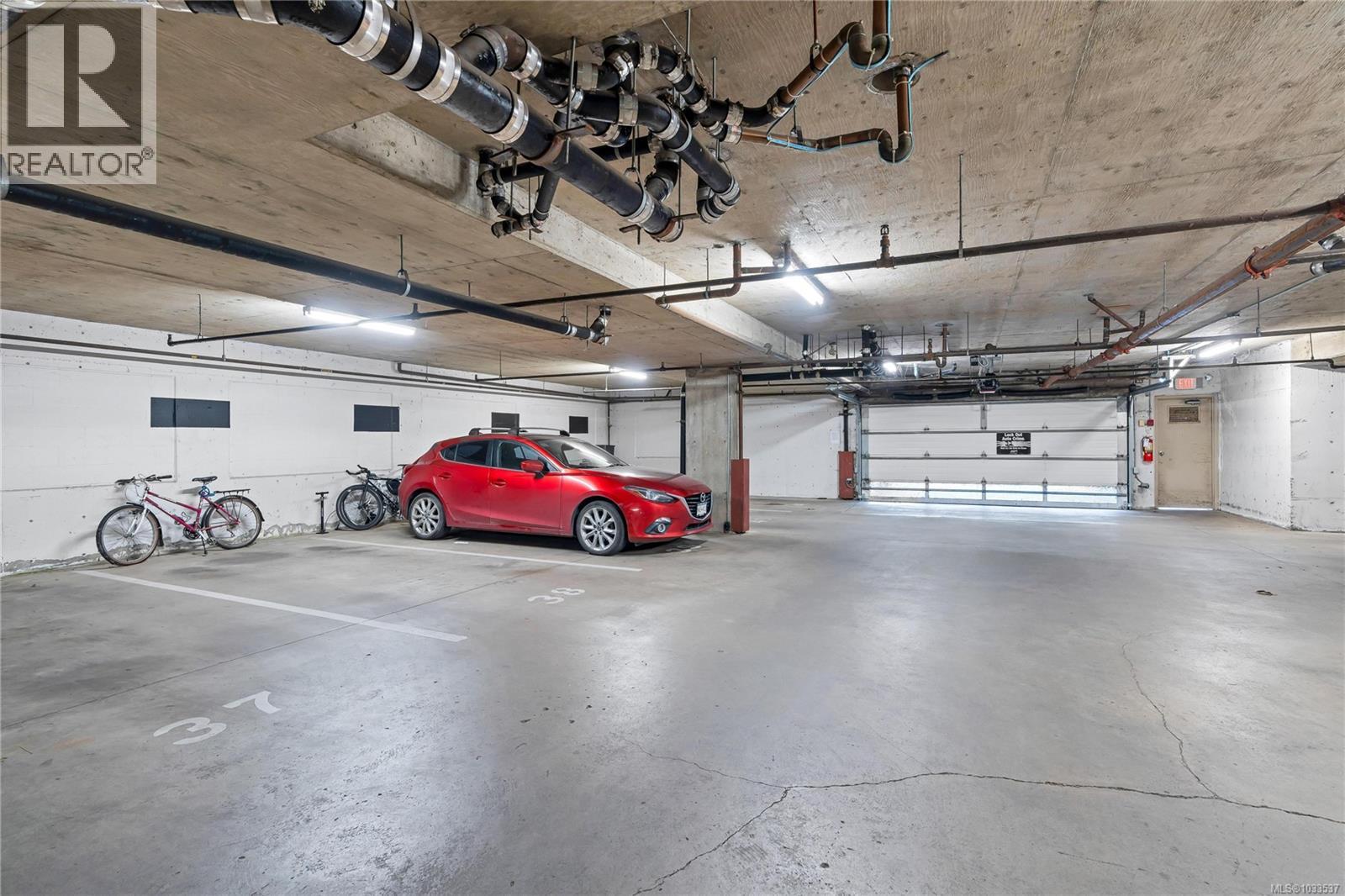 405 3363 Glasgow Ave, Saanich, British Columbia  V8X 1M5 - Photo 31 - 1033537