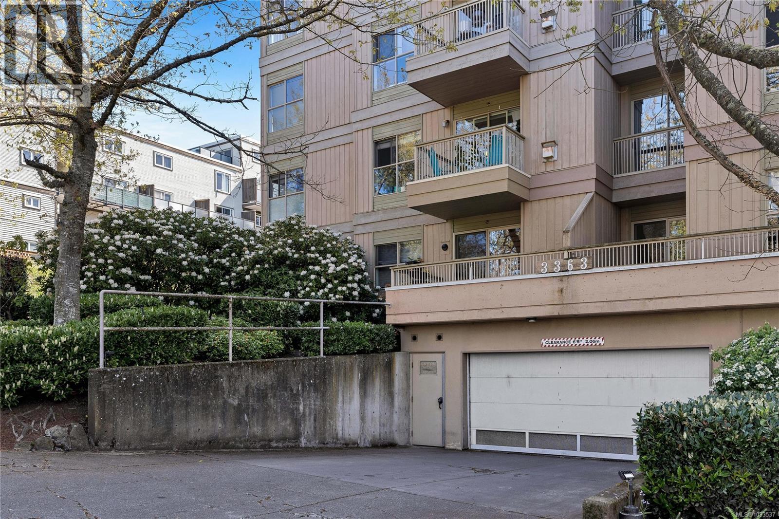 405 3363 Glasgow Ave, Saanich, British Columbia  V8X 1M5 - Photo 34 - 1033537