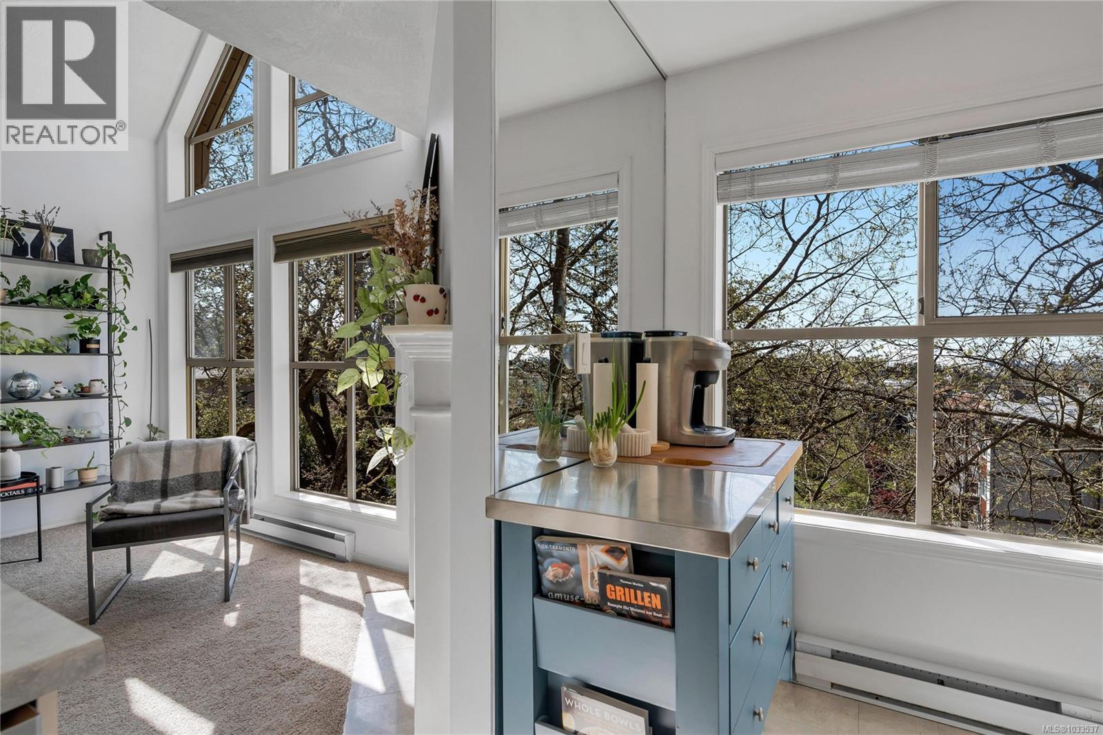 405 3363 Glasgow Ave, Saanich, British Columbia  V8X 1M5 - Photo 9 - 1033537