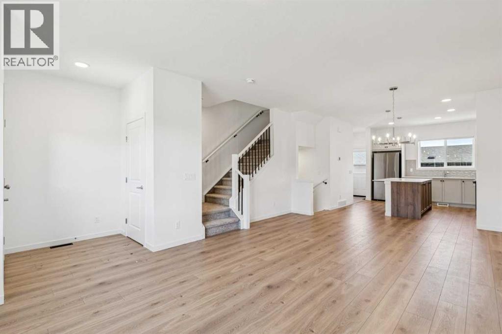 15 Emberside Park, Cochrane, Alberta  T4C 3H8 - Photo 5 - A2292948