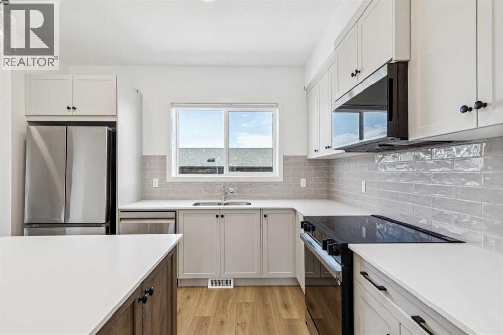 15 Emberside Park, Cochrane, Alberta  T4C 3H8 - Photo 11 - A2292948