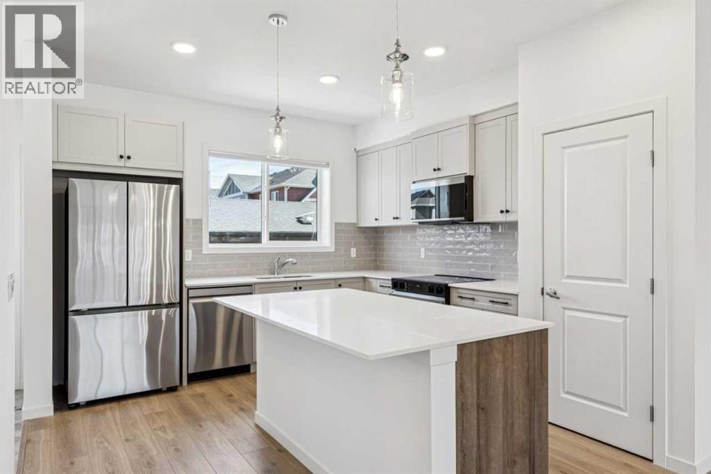 15 Emberside Park, Cochrane, Alberta  T4C 3H8 - Photo 9 - A2292948