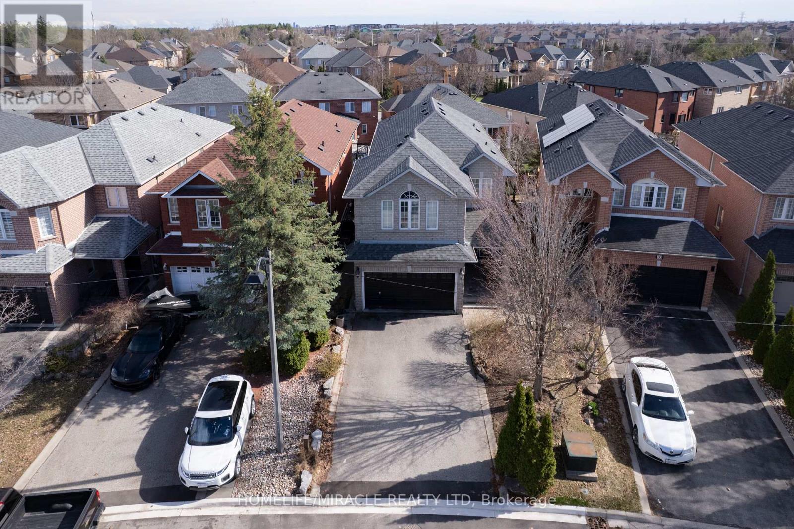 31 Water Garden Lane, Vaughan, Ontario  L4H 1N2 - Photo 2 - N13014646