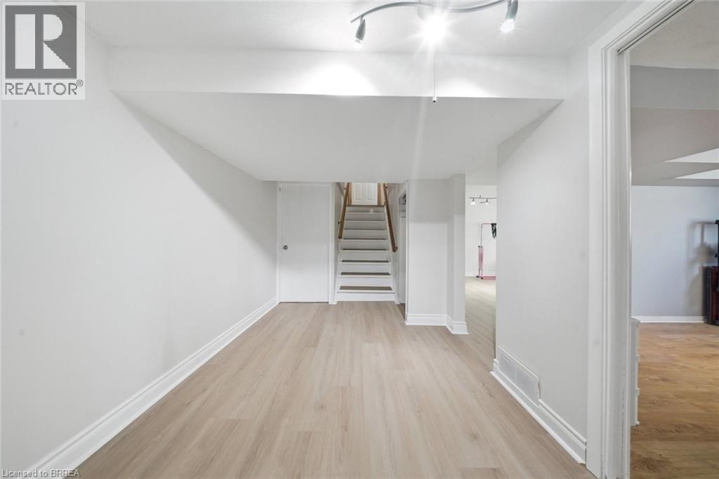 375 Wellington Street, Brantford, Ontario  N3S 4A8 - Photo 18 - 40820829