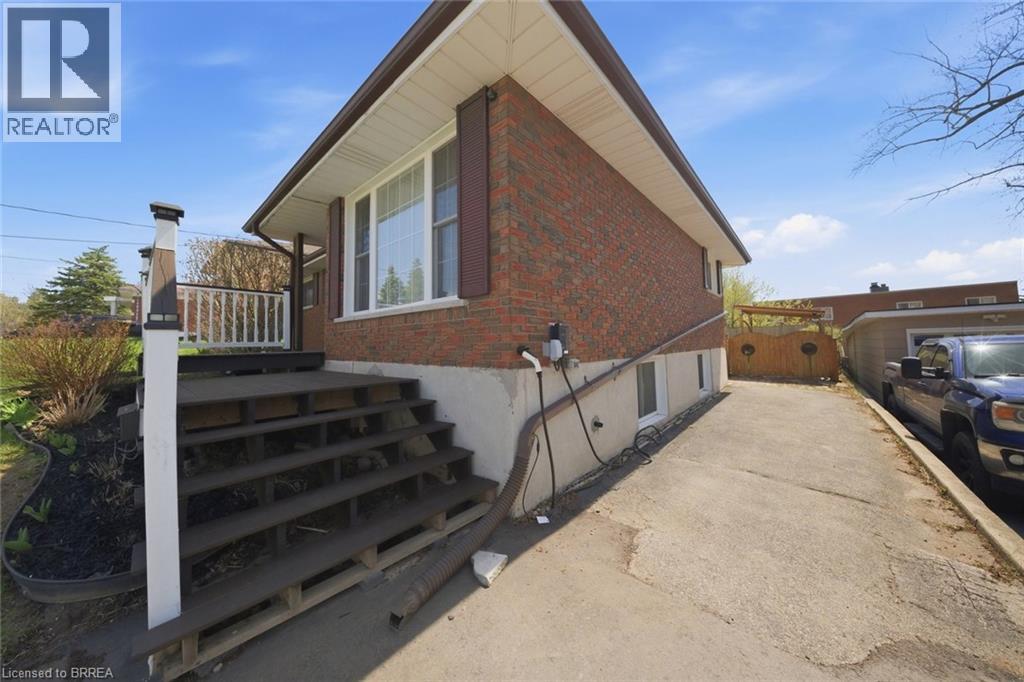 375 Wellington Street, Brantford, Ontario  N3S 4A8 - Photo 2 - 40820829