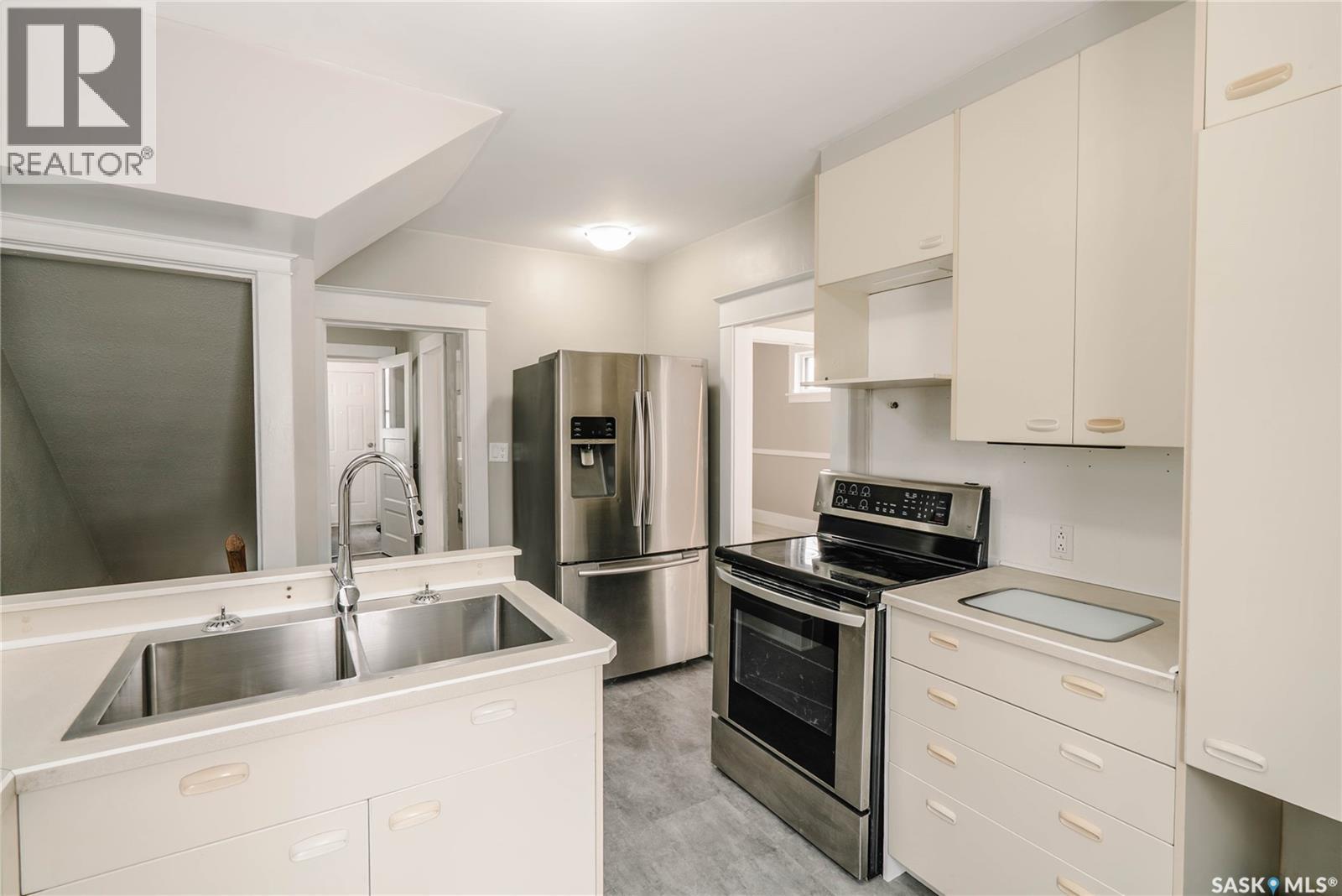 1328 D Avenue N, Saskatoon, Saskatchewan  S7L 1P3 - Photo 10 - SK034020