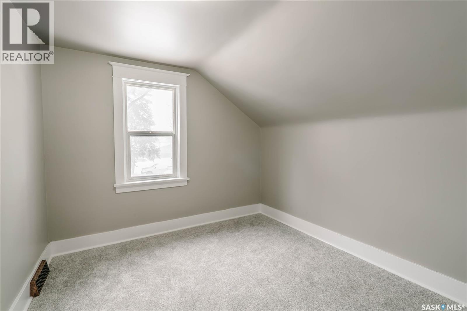 1328 D Avenue N, Saskatoon, Saskatchewan  S7L 1P3 - Photo 19 - SK034020