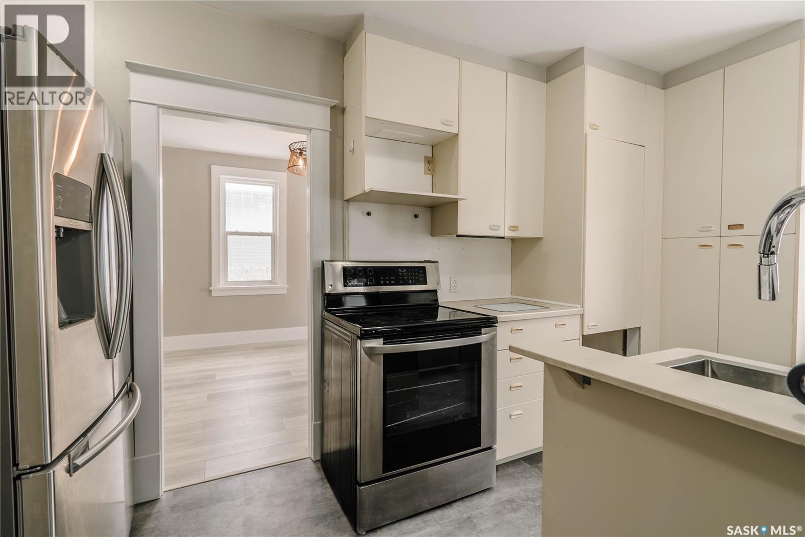 1328 D Avenue N, Saskatoon, Saskatchewan  S7L 1P3 - Photo 9 - SK034020