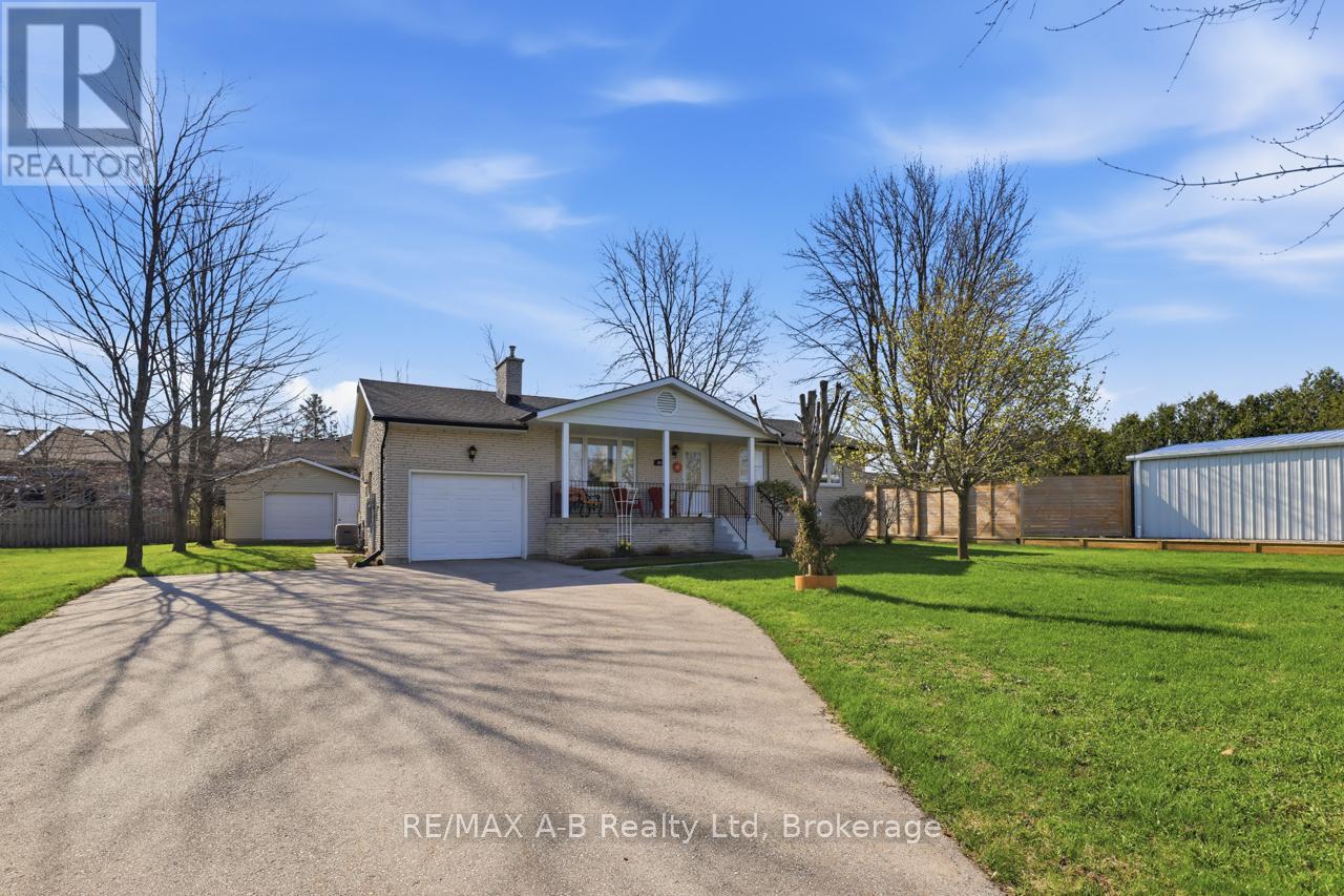 815 O'loane Avenue, Stratford, Ontario  N5A 6S6 - Photo 2 - X12833820