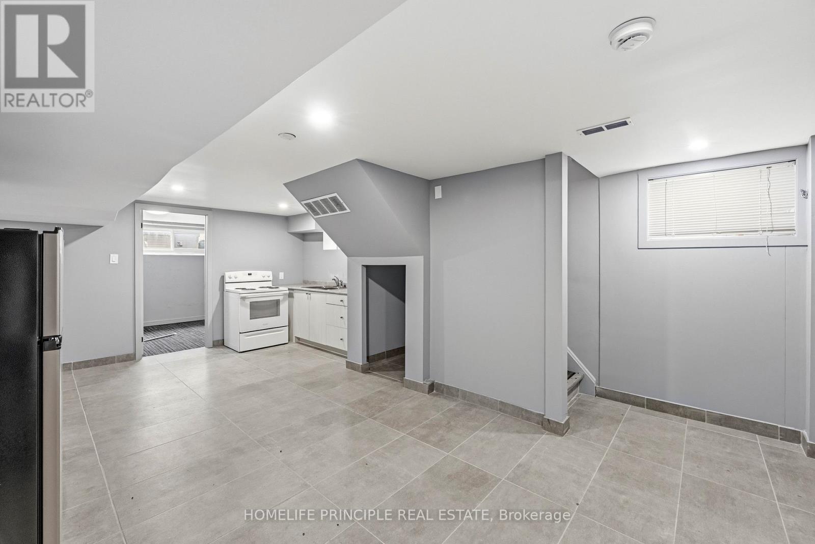 B1-Bsmt - 116 Shaftesbury Street, Toronto, Ontario  M3H 5L9 - Photo 11 - C13047724