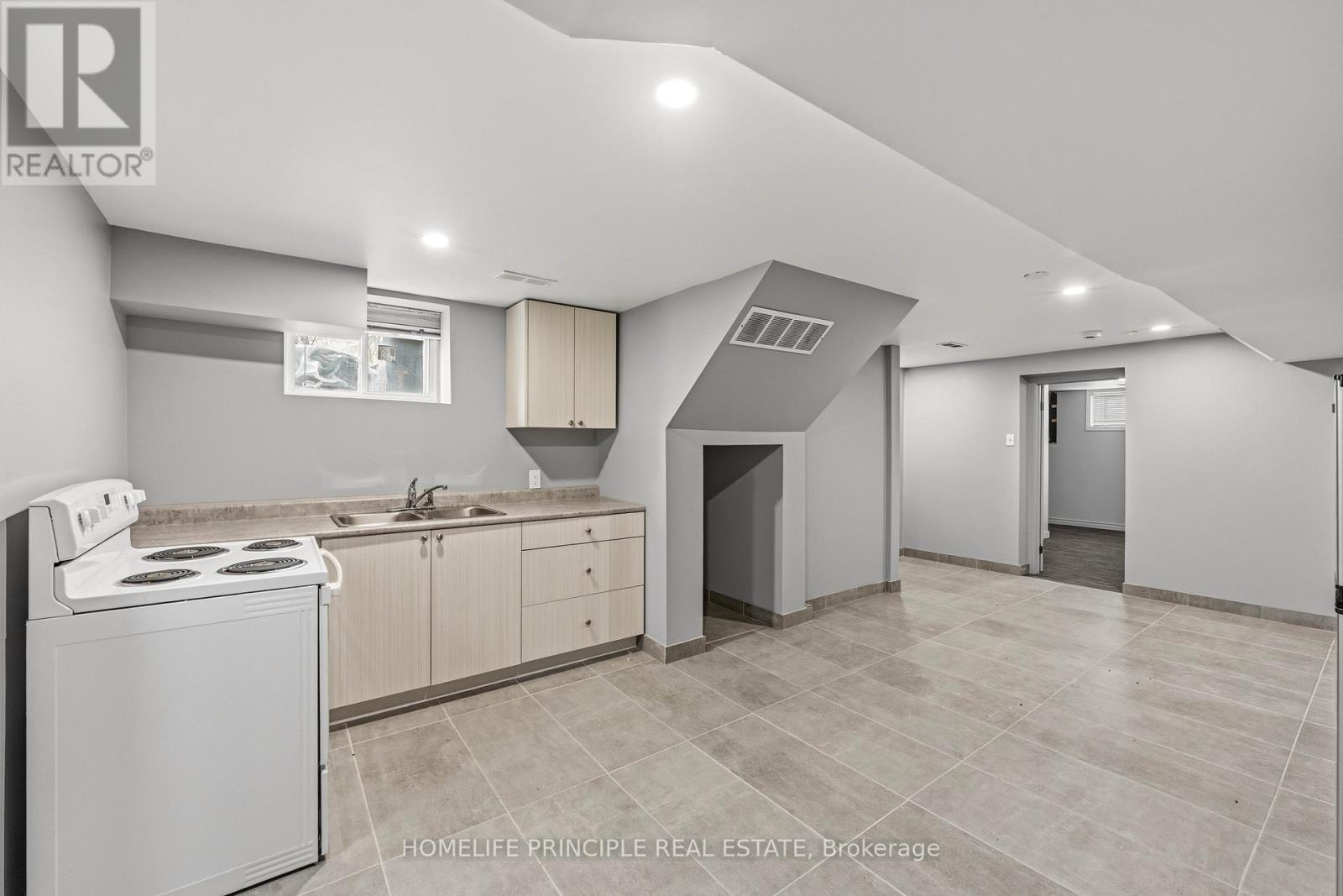 B1-Bsmt - 116 Shaftesbury Street, Toronto, Ontario  M3H 5L9 - Photo 12 - C13047724