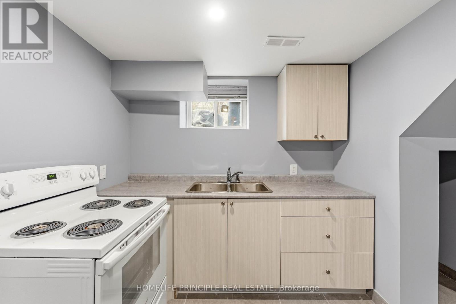 B1-Bsmt - 116 Shaftesbury Street, Toronto, Ontario  M3H 5L9 - Photo 16 - C13047724