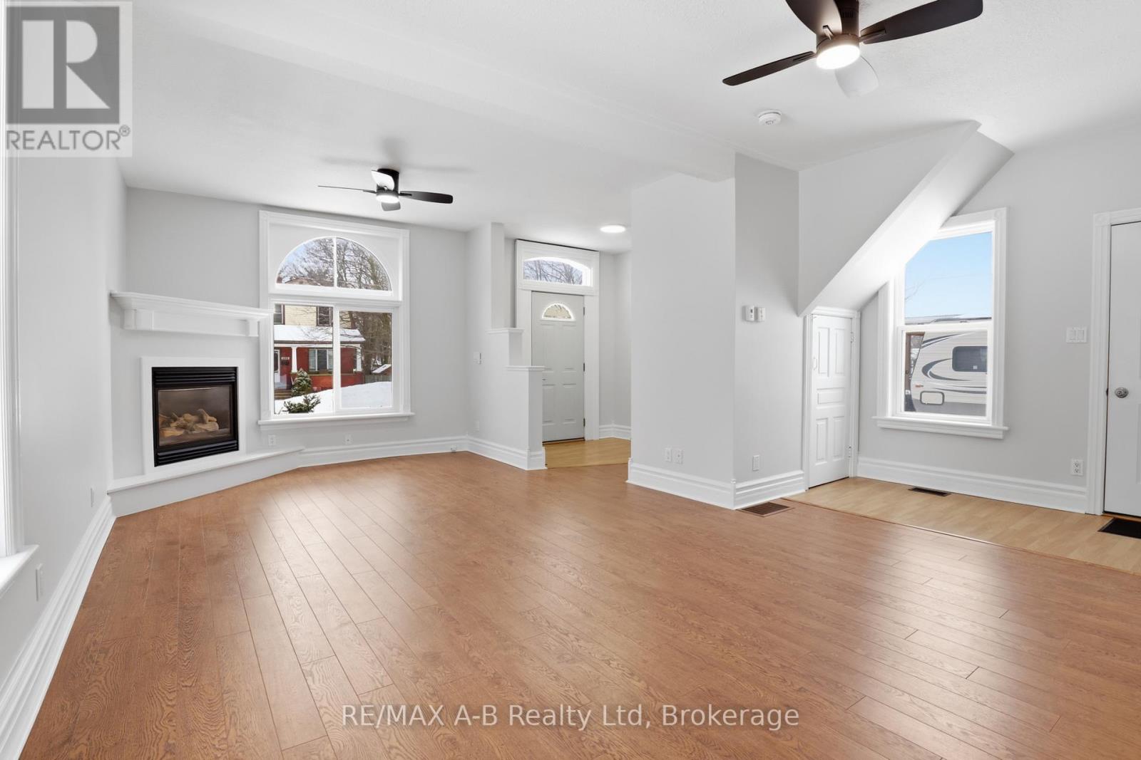 307 Nelson Street, Stratford, Ontario  N5A 2K5 - Photo 8 - X12811596