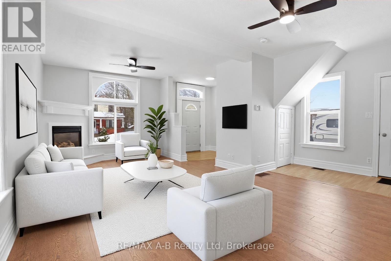 307 Nelson Street, Stratford, Ontario  N5A 2K5 - Photo 6 - X12811596