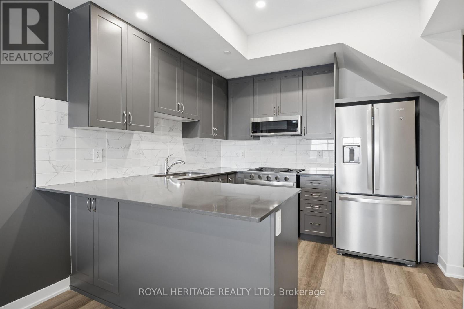 206 - 1695 Dersan Street, Pickering, Ontario  L1X 0S9 - Photo 11 - E13047690