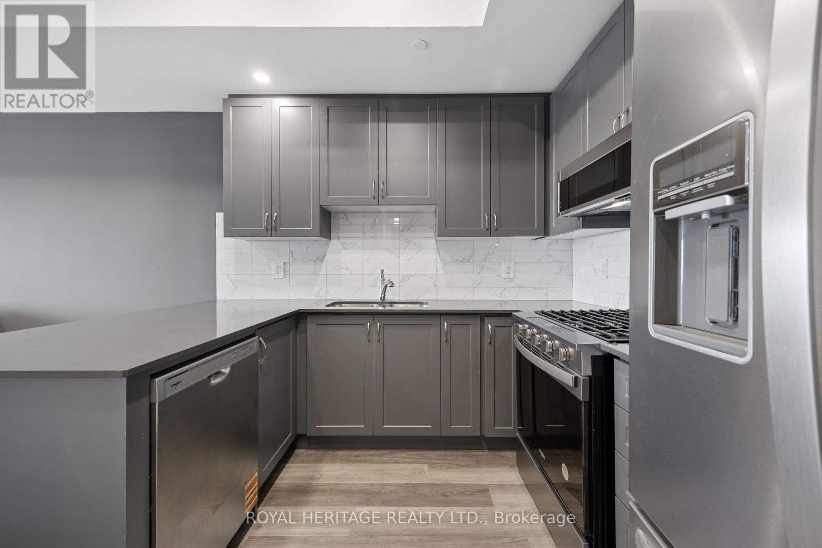 206 - 1695 Dersan Street, Pickering, Ontario  L1X 0S9 - Photo 12 - E13047690