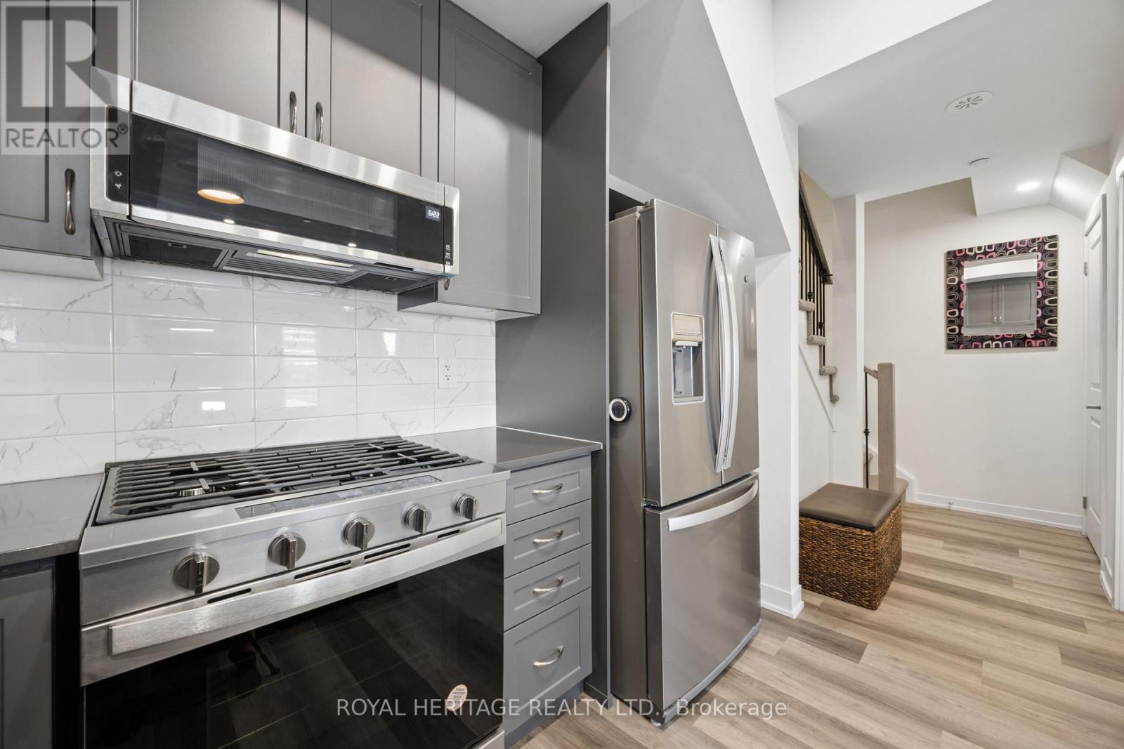 206 - 1695 Dersan Street, Pickering, Ontario  L1X 0S9 - Photo 14 - E13047690