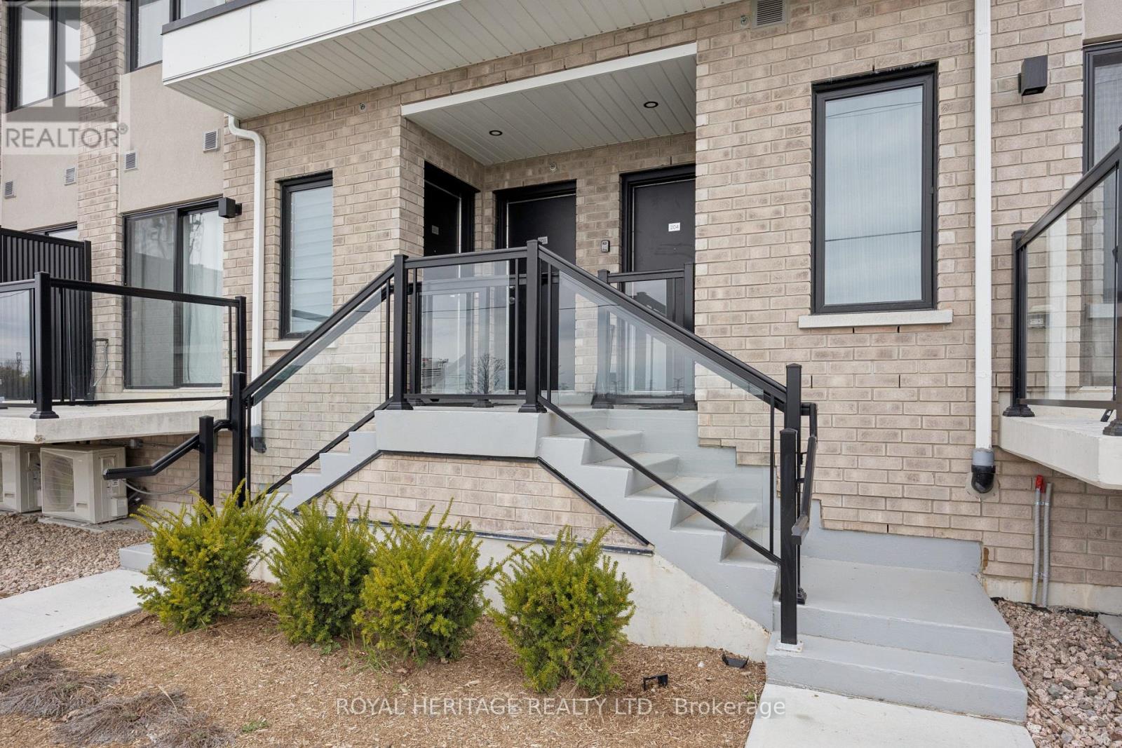 206 - 1695 Dersan Street, Pickering, Ontario  L1X 0S9 - Photo 3 - E13047690