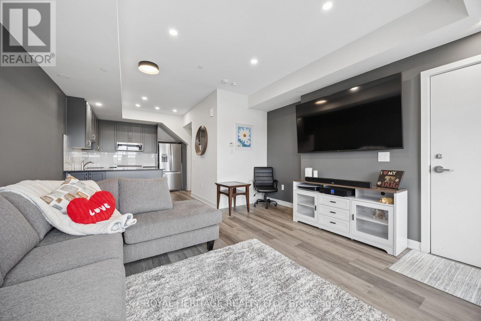 206 - 1695 Dersan Street, Pickering, Ontario  L1X 0S9 - Photo 8 - E13047690