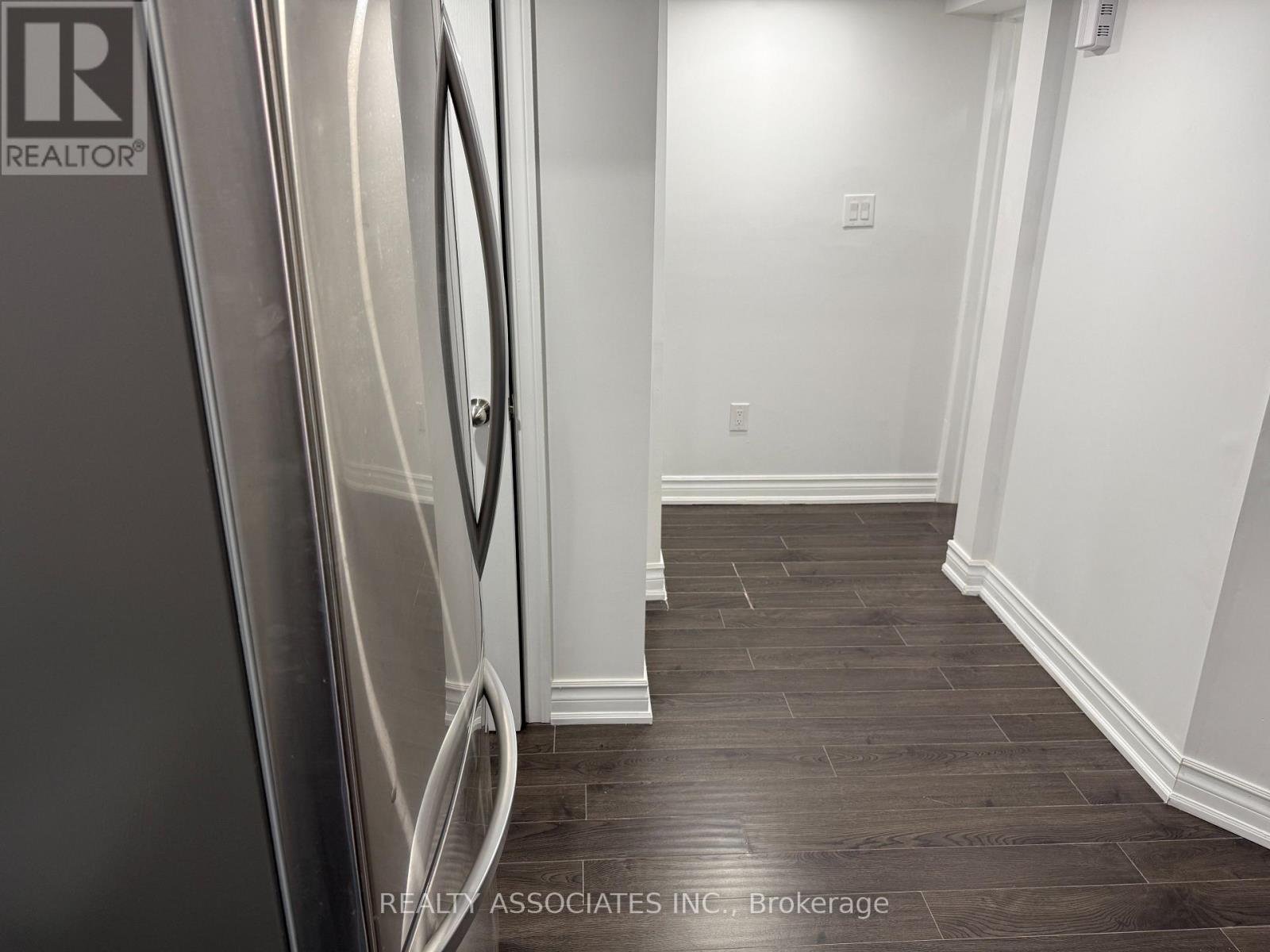 29 Bald Eagle Avenue, Toronto, Ontario  M1B 6E9 - Photo 3 - E13047710