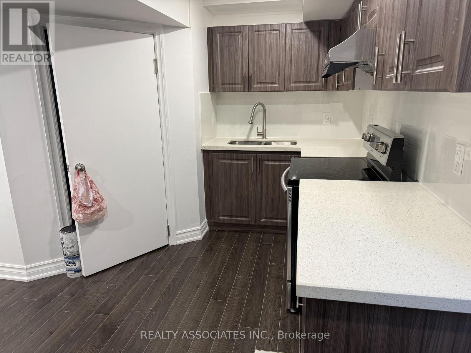 29 Bald Eagle Avenue, Toronto, Ontario  M1B 6E9 - Photo 4 - E13047710