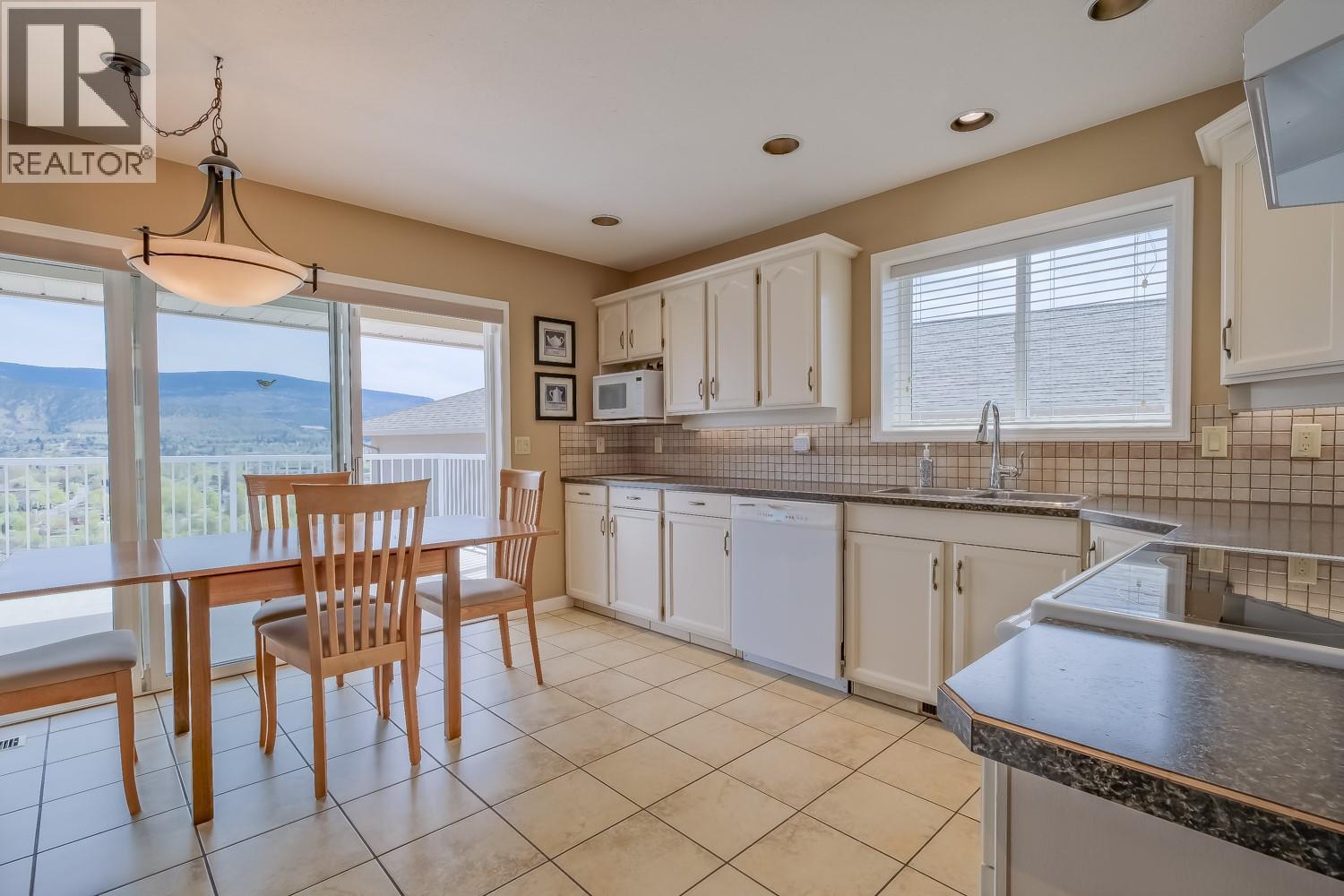 404 Ridge Court, Penticton, British Columbia  V2A 8N7 - Photo 12 - 10384960