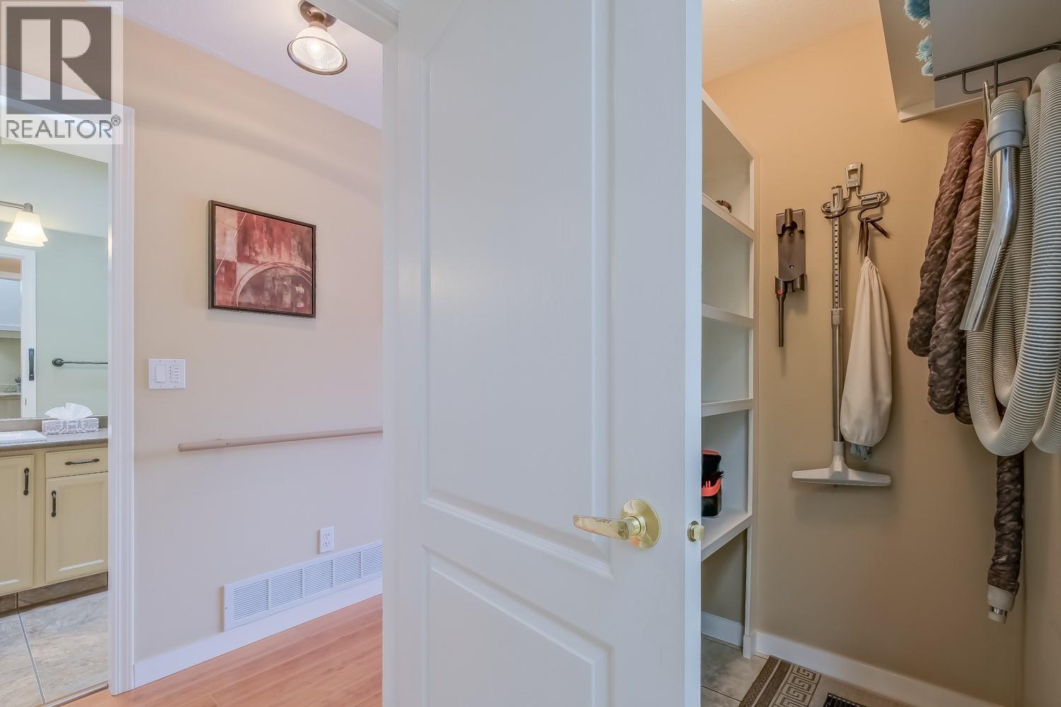 404 Ridge Court, Penticton, British Columbia  V2A 8N7 - Photo 32 - 10384960