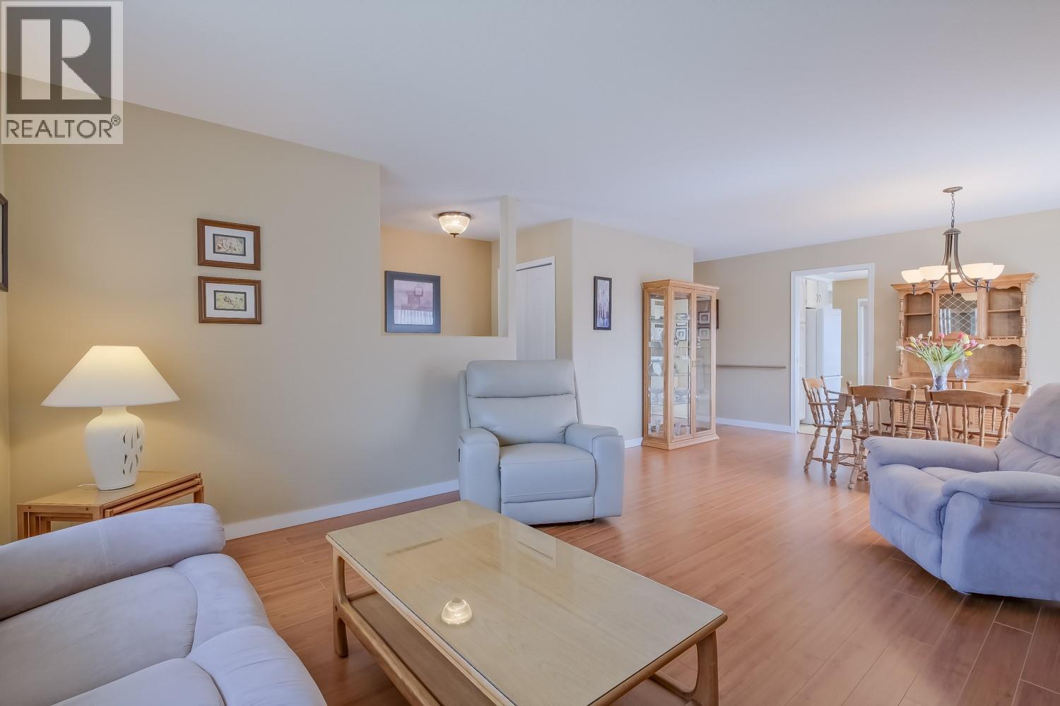 404 Ridge Court, Penticton, British Columbia  V2A 8N7 - Photo 8 - 10384960