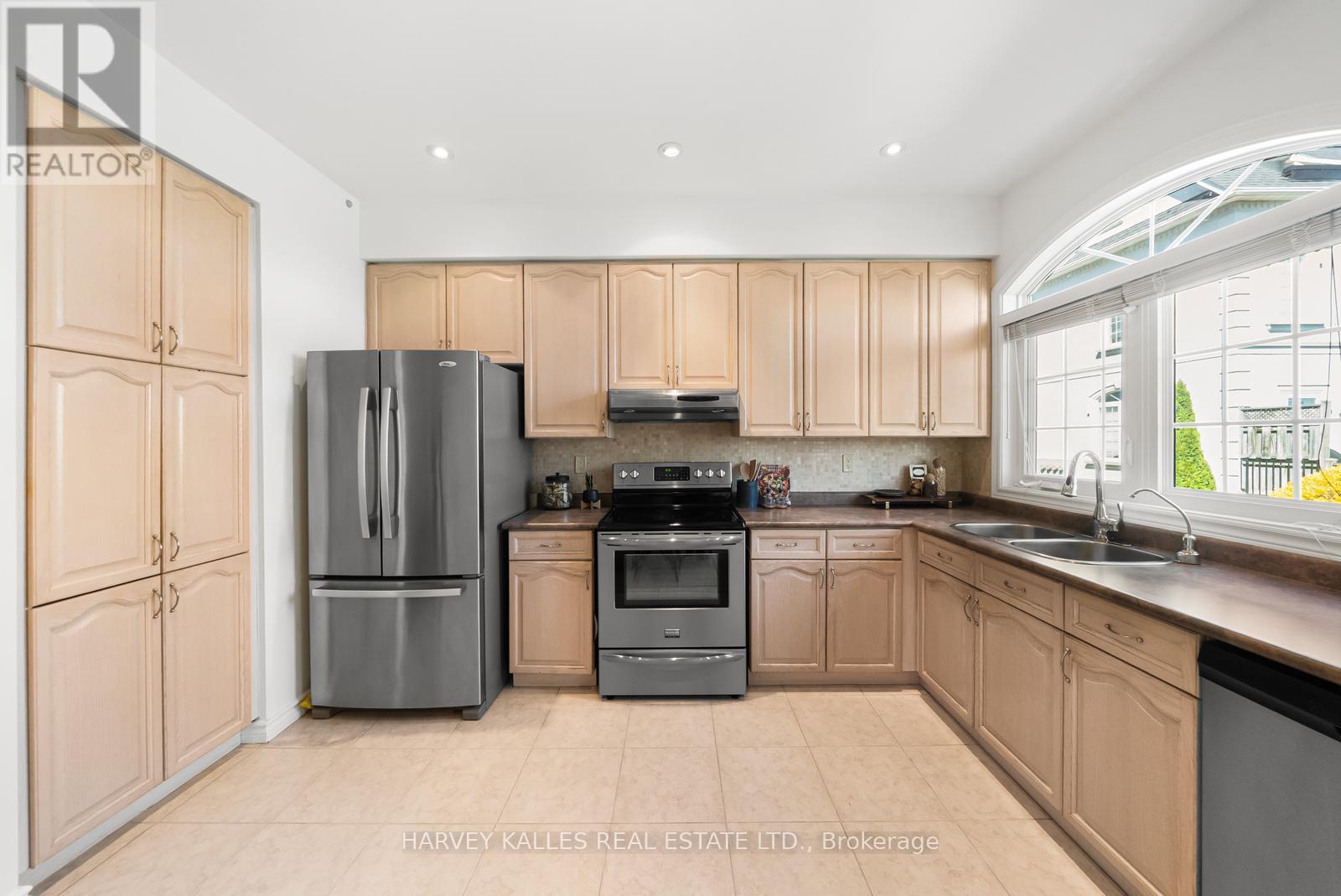 27 Benson Avenue, Richmond Hill (Mill Pond), Ontario  L4C 4E5 - Photo 20 - N13047774