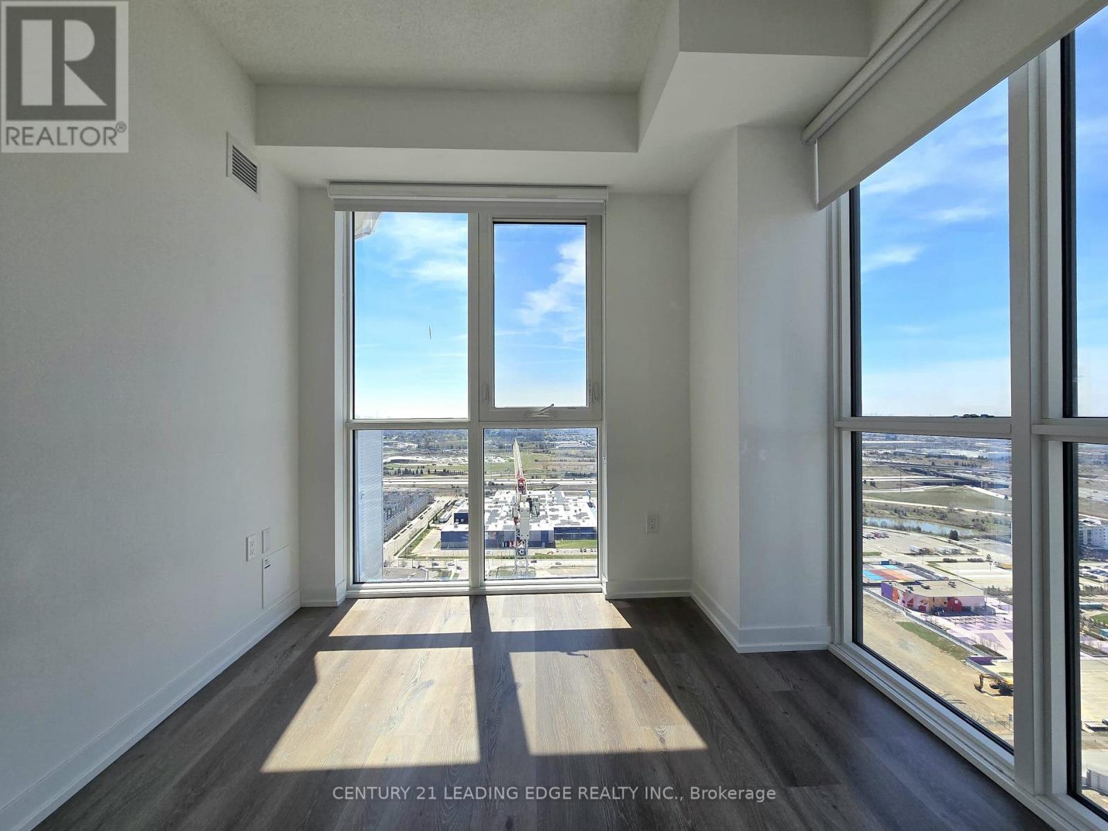 4012 - 28 Interchange Way, Vaughan (Vaughan Corporate Centre), Ontario  L4K 0P8 - Photo 10 - N13047782