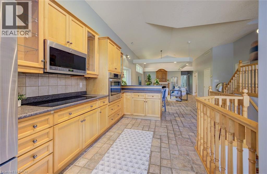 2 Smetana Drive, Kitchener, Ontario  N2B 3B8 - Photo 9 - 40824346