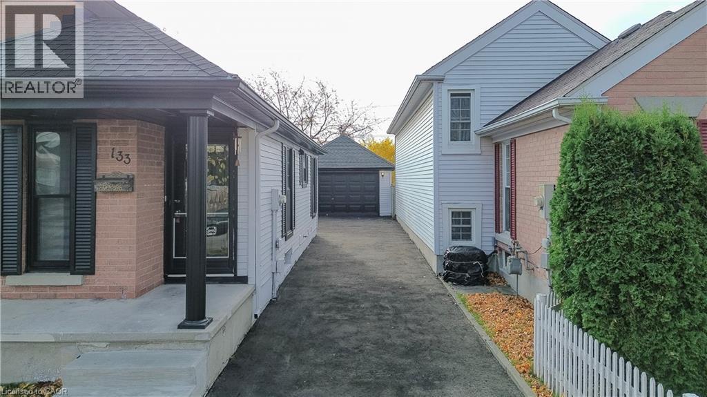 133 Wake Robin Drive, Kitchener, Ontario  N2E 3L6 - Photo 2 - 40824288