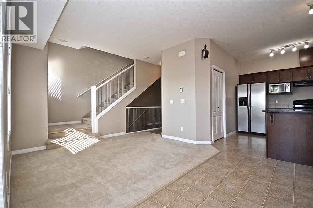 10, 298 Somerset Way Se, Medicine Hat, Alberta  T1B 0E9 - Photo 3 - A2305138