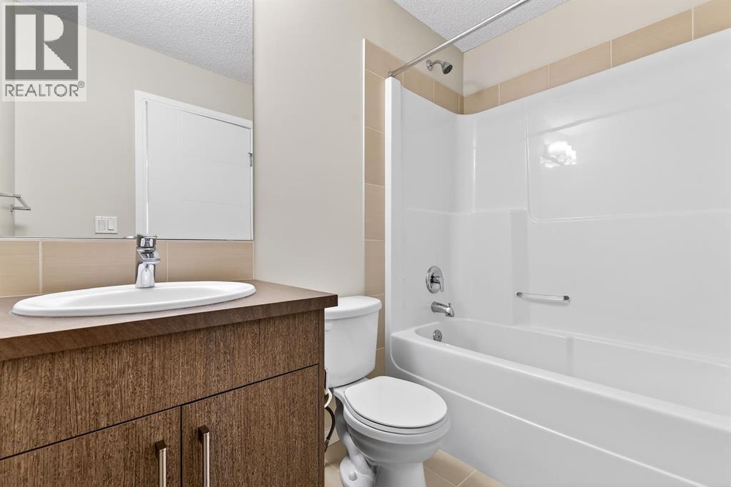 330 Marquis Lane SE, Calgary, Alberta  T3M 2G6 - Photo 32 - A2296669