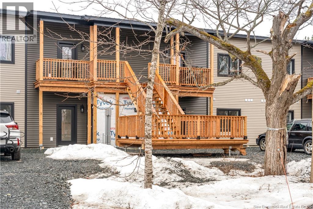 1300 Golden Park Circle Unit# 4, Bathurst, New Brunswick  E2A 1V1 - Photo 1 - NB138017