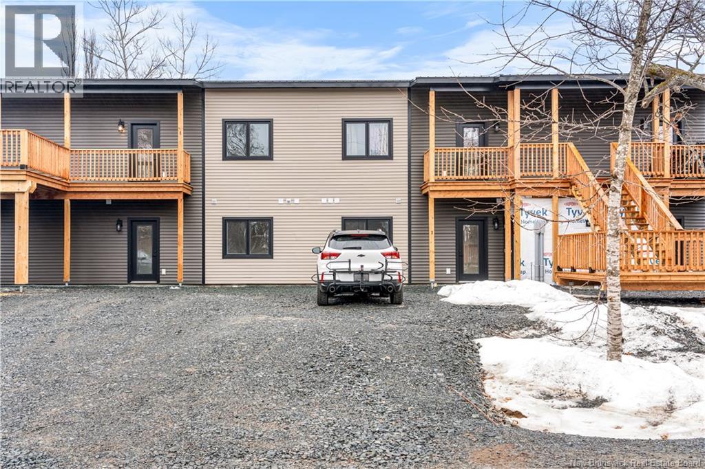 1300 Golden Park Circle Unit# 4, Bathurst, New Brunswick  E2A 1V1 - Photo 2 - NB138017